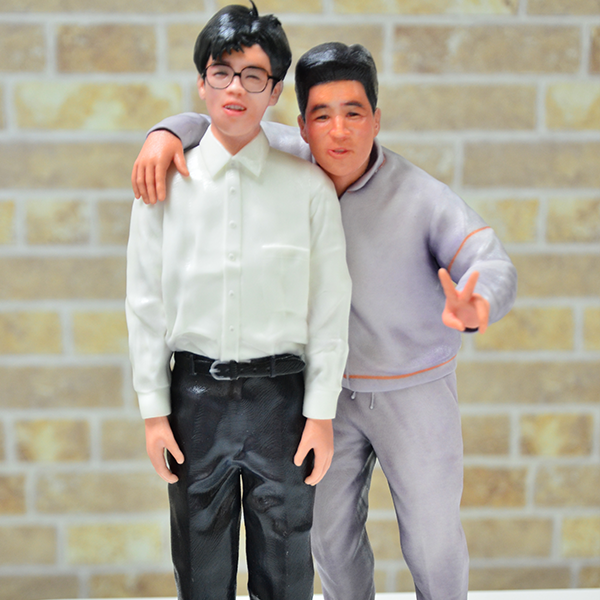 アスタ西東京様からのご依頼で、アスタ専門店街のキャラクター「アスターくん」の等身大フィギュアを製作させていただきました。
西武新宿線田無駅前　田無アスタ専門店街に設置されております。